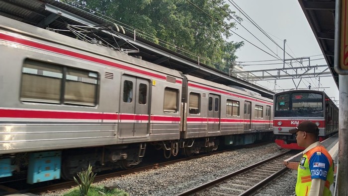 Heboh di KRL Relasi Nambo, Aksi Penumpang Perempuan Lawan Dugaan Pelecehan Jadi Sorotan