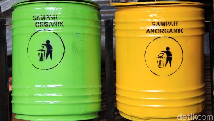 Pengurus Lingkungan di Jakarta Diberi Wewenang Tegur Warga yang Abaikan Pemilahan Sampah