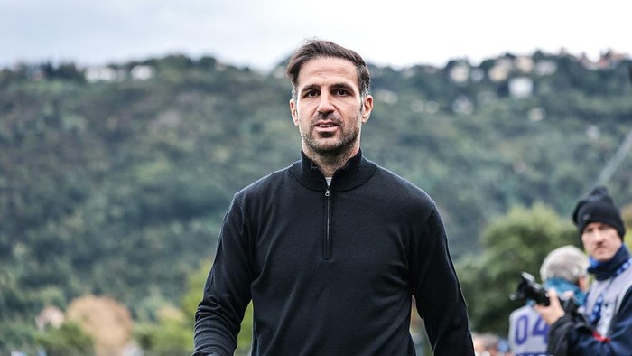 Barcelona Pilih Fabregas untuk Gantikan Hansi Flick