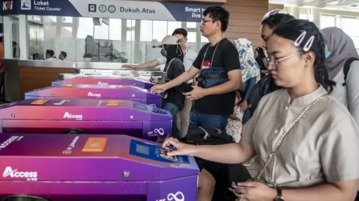 Jakpro Sampaikan Permintaan Maaf atas Kendala Mesin Tap In-Tap Out LRT Jakarta