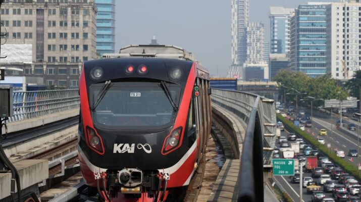 LRT Jabodebek Tetap Beroperasi Normal di Tengah Sebaran Abu Anak Krakatau